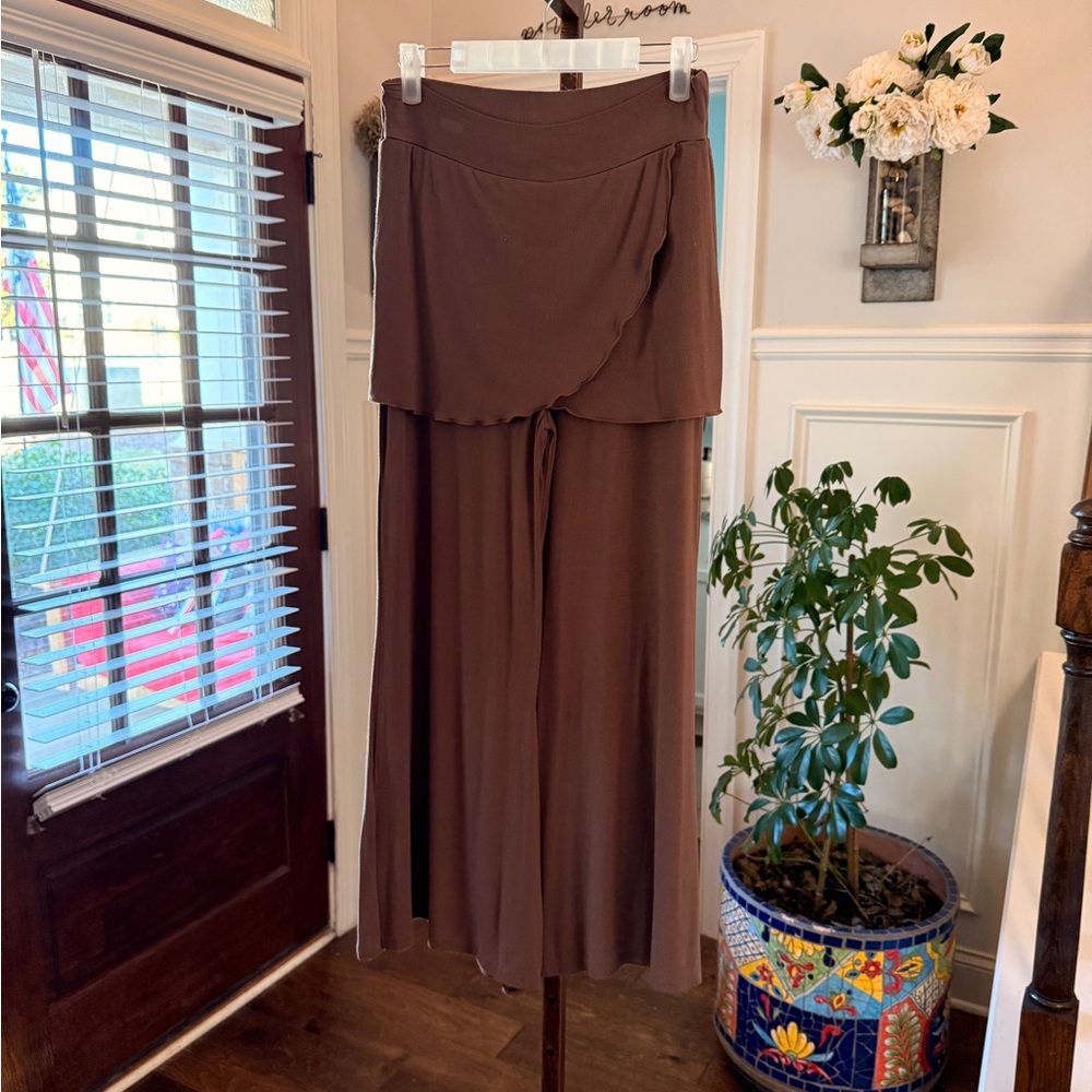 Luna Claire EUC High Waist Skirted Cropped Wide Leg Pants